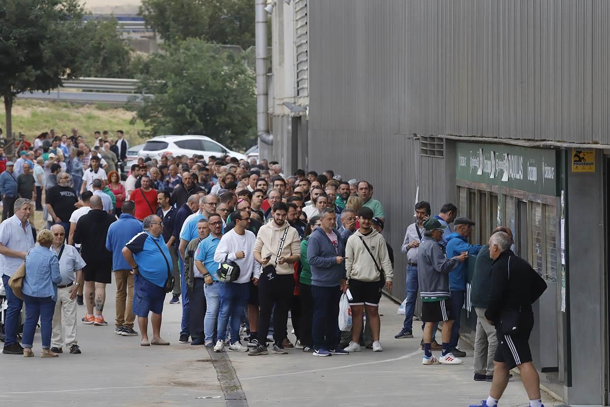 Córdoba CF-Barcelona B | Locura por las entradas en el El Arcángel