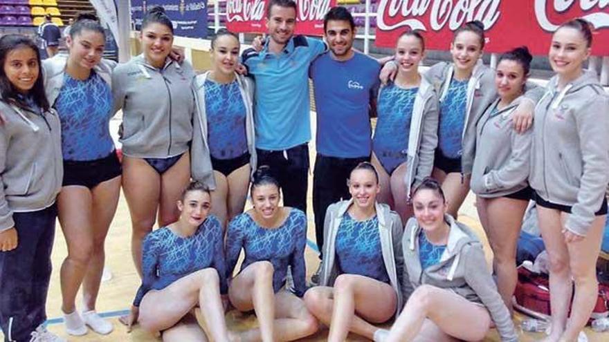 Las gimnastas del Xelska tras lograr su séptimo título en el Campeonato de España de Clubes.