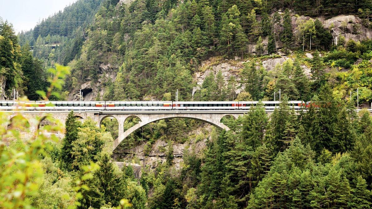 Gotthard Panorama Express