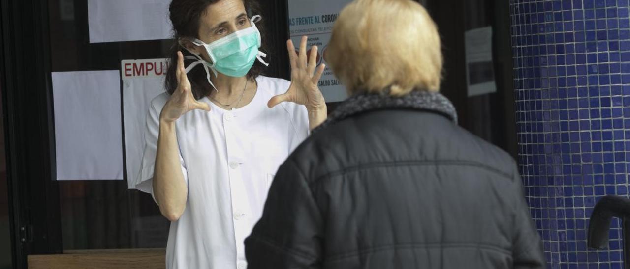 Las consultas médicas anuladas por la pandemia se recuperarán por las tardes, propone Salud