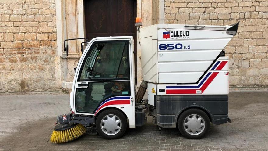 La subvenciÃ³n sirviÃ³ para comprar esta mÃ¡quina barredora destinada a la brigada municipal.