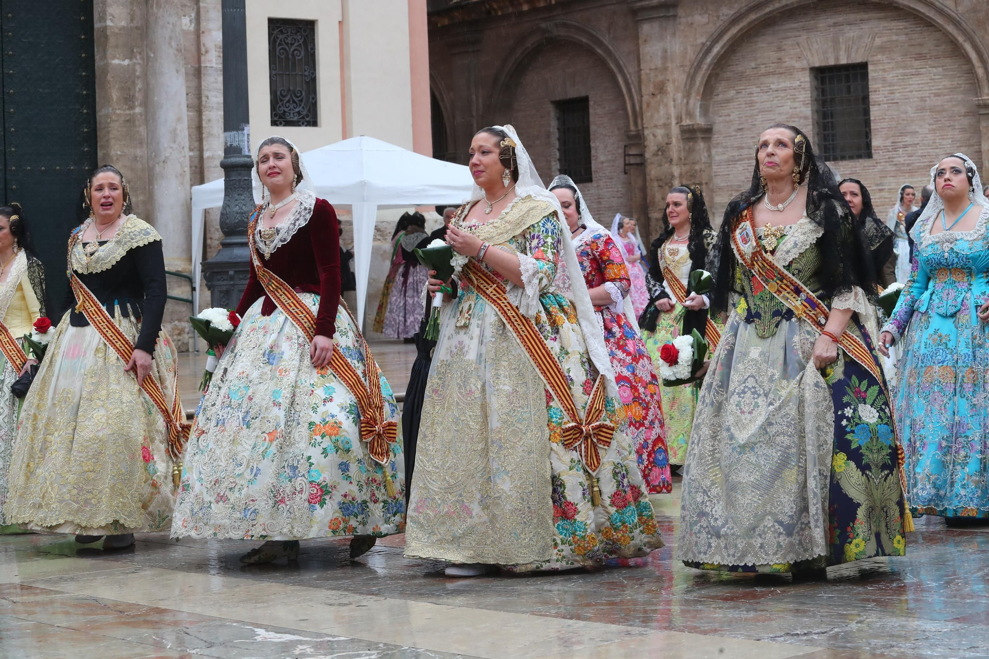 Búscate en el primer día de ofrenda por la calle de la Paz (entre las 15:30 a las 17:00 horas)