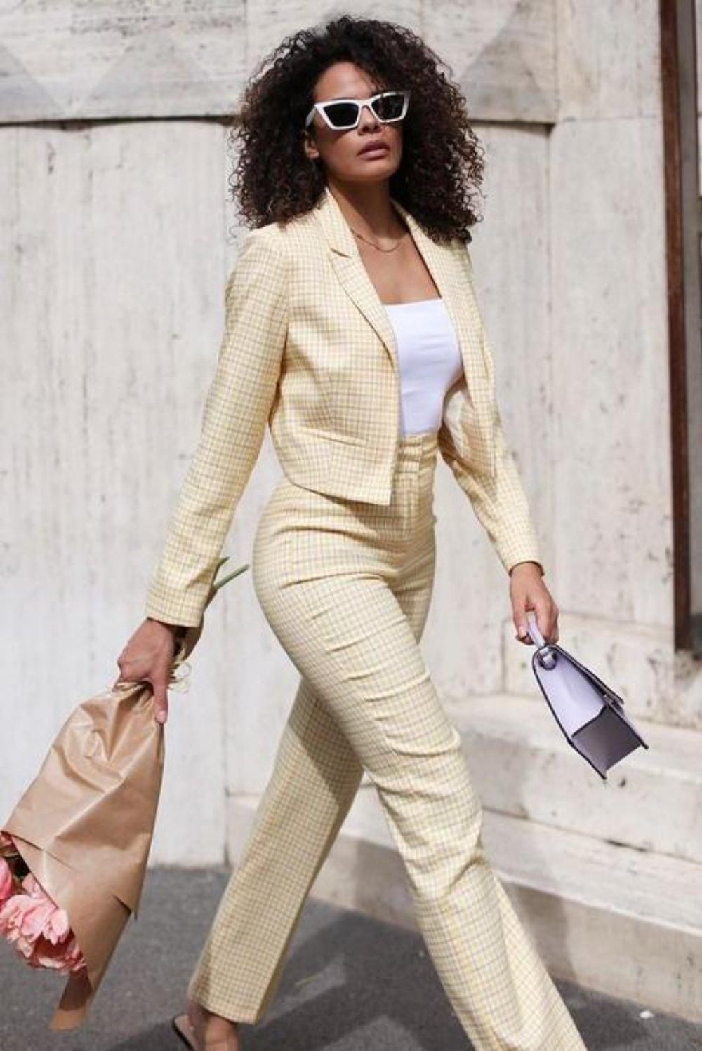 La blazer cropped que más estiliza es de Primark