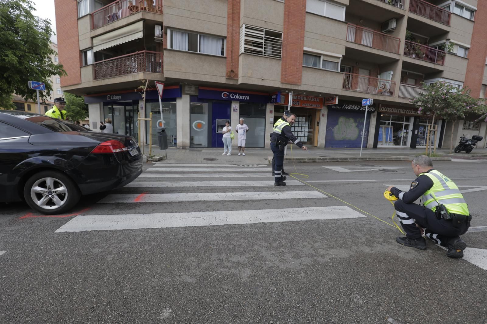 Un peatón, herido crítico al ser atropellado por un coche en la rotonda del Conservatorio, en Palma