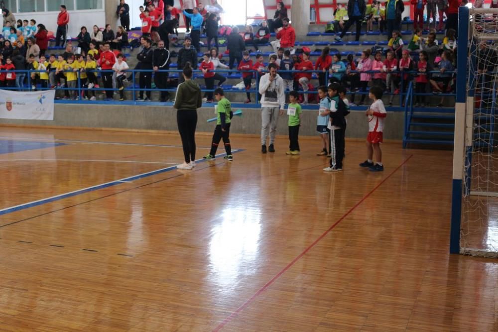 Jugando al atletismo en Alcantarilla