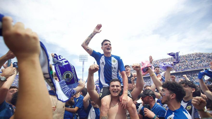 Delirio de la afición blanquiazul en un Rico Pérez hasta la bandera