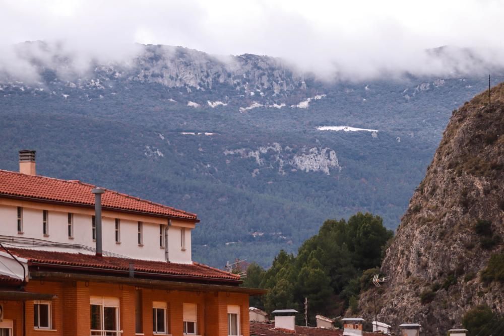 Caen los primeros copos de nieve de la temporada en la Font Roja