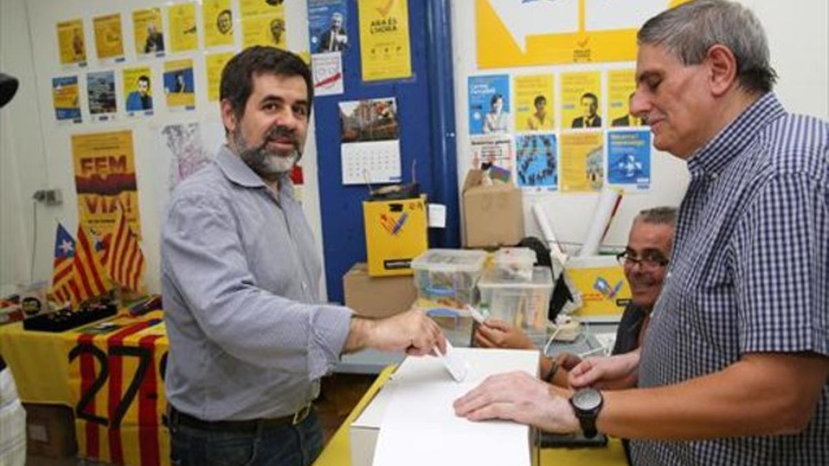 Participación 8Jordi Sànchez, votando en la consulta de la ANC.