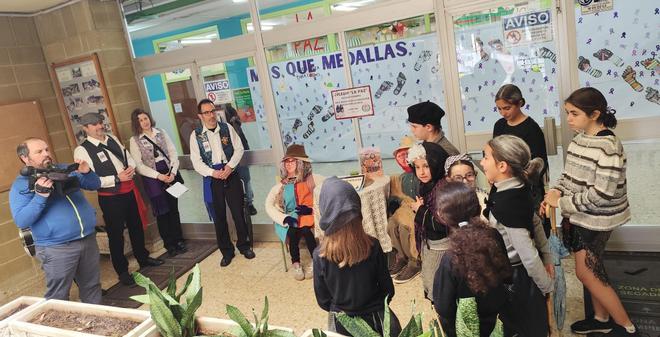 Callosa de Segura celebra el "partir la vieja" con sus viejotes