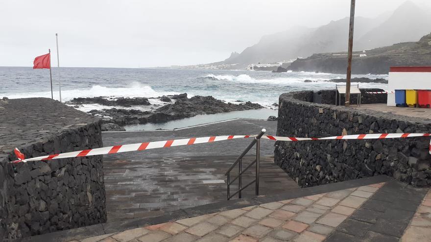 La Laguna cierra sus zonas de baño por el fuerte oleaje