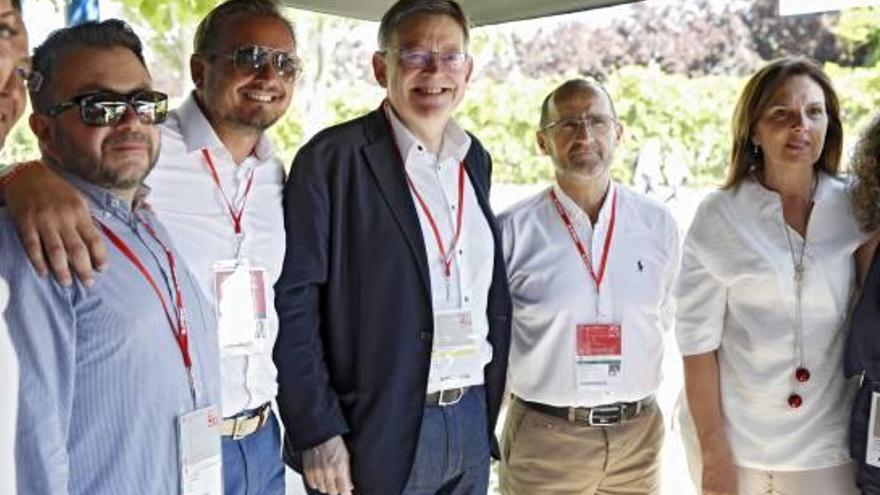 Ximo Puig antes de entrar en la clausura del congreso.