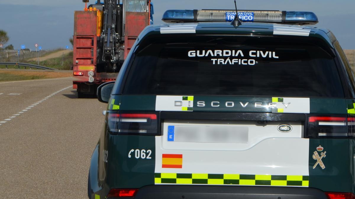 Inspección de vehículos agrarios por la Guardia Civil