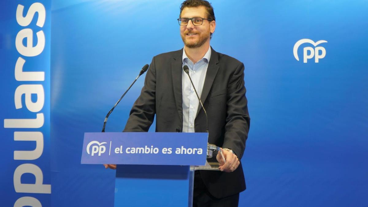 Sebastià Sagreras durante una comparecencia en la sede del PP.