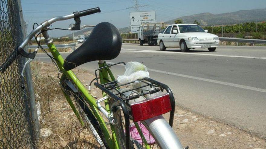 Un turismo arrolla en Traiguera a un ciclista, que es trasladado en helicóptero al hospital