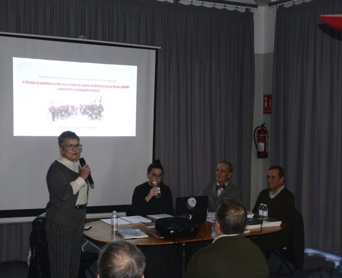 Presentación del trabajo sobre antiguas comparsas en Moaña. | GONZALO NÚÑEZ