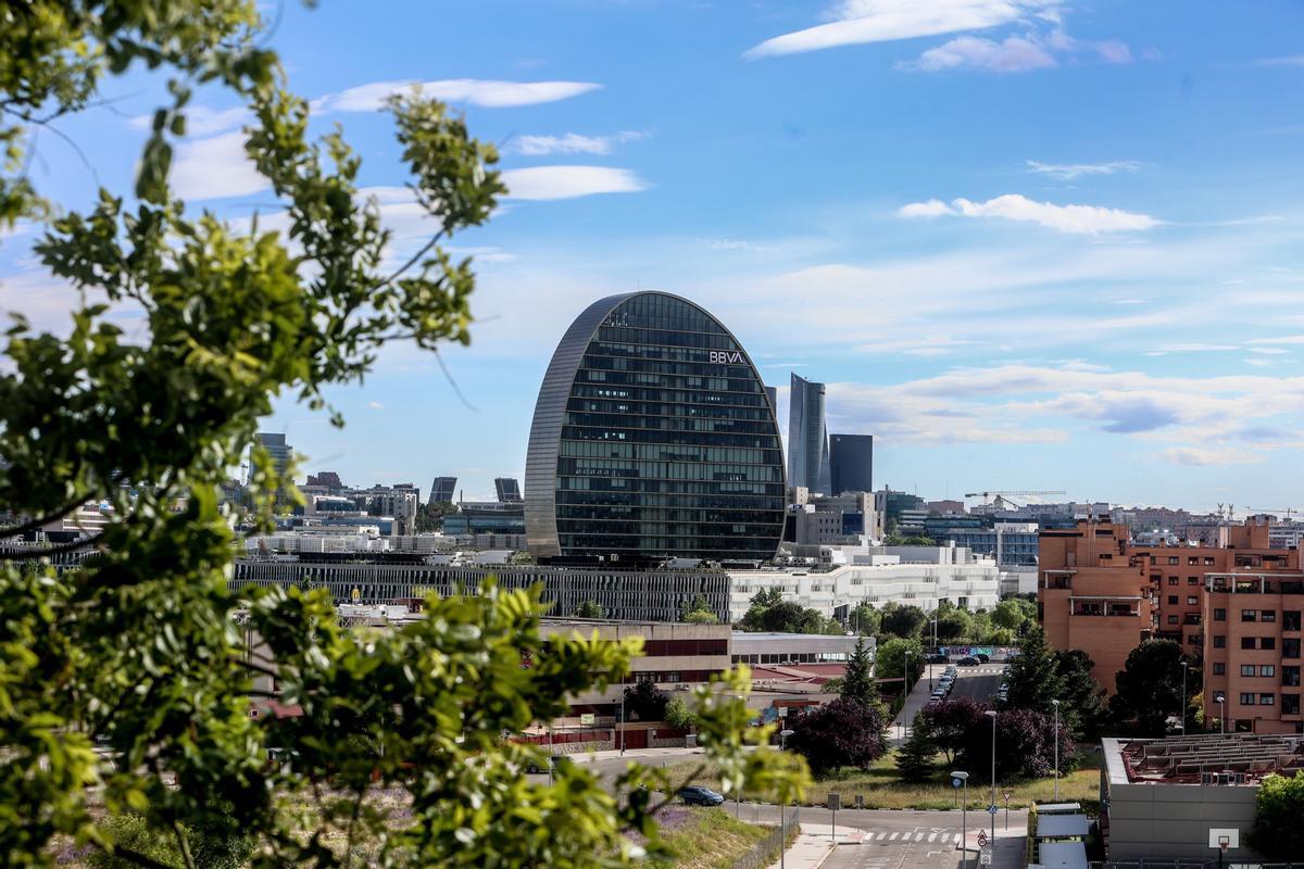 Fachada del edificio ‘La Vela’, en la ciudad del BBVA,