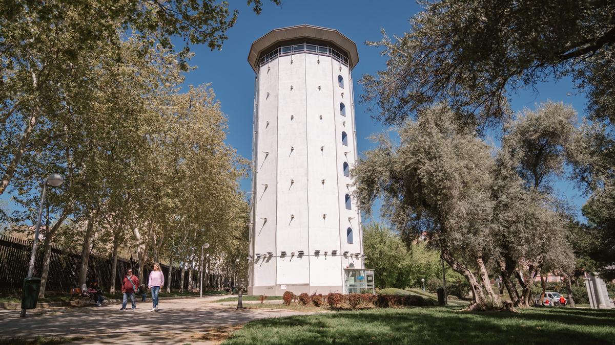 Vista del Silo de Hortaleza, en el parque de Huerta de la Salud.