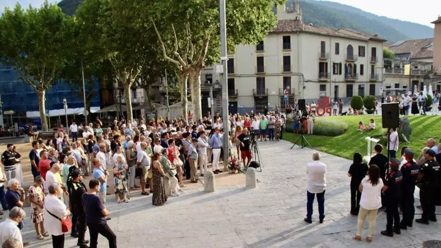 Ripoll rinde homenaje a las víctimas de los atentados del 17-A nueve años después.