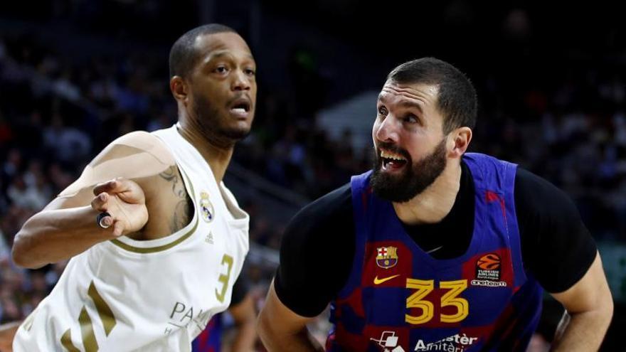 Randolph y Mirotic, en un momento del Madrid-Barcelona.