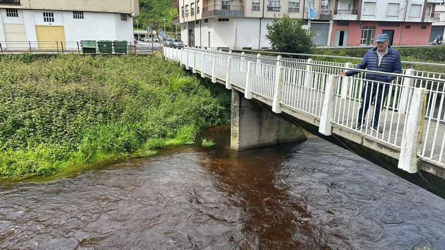 La coloración del agua de Luarca ya tiene solución (y este es el motivo de este molesto problema)