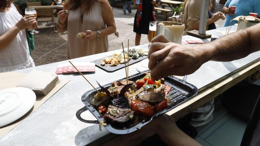 El zasca de un hostelero ovetense a dos clientes que le reprocharon que les cobraran los chupitos