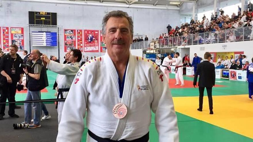 Carpintero  es penja el bronze a Lille