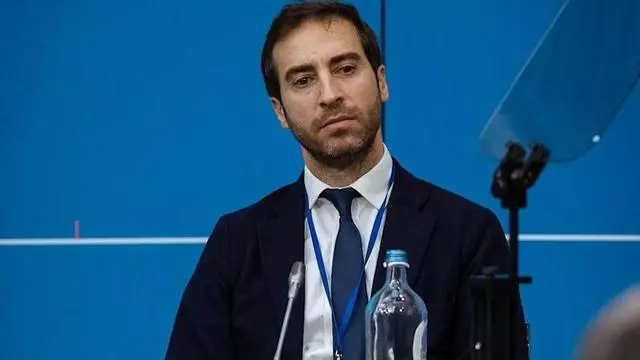 Mathieu Flamini, exjugador del Arsenal y millonario, desea volver al mundo del fútbol y encabezar un equipo.