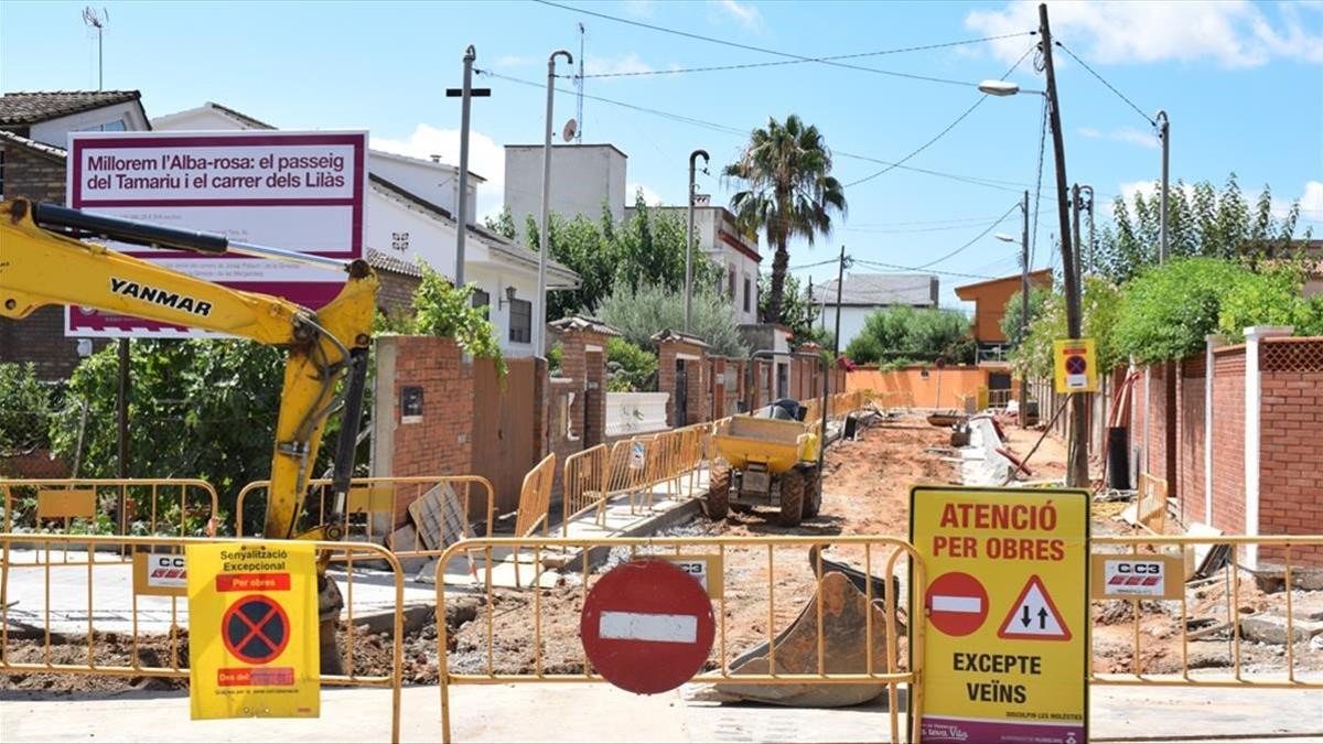 Viladecans invierte 531.000 euros en las primeras mejoras del barrio de Alba-rosa