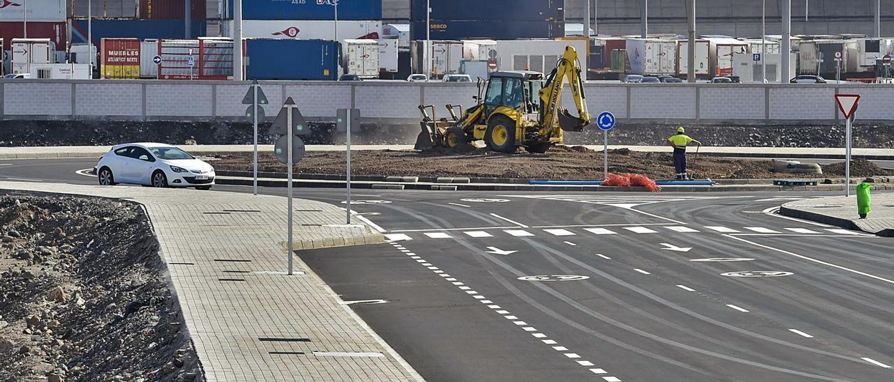 Obras de urbanización en el Muelle de La Esfinge. | | ANDRÉS CRUZ