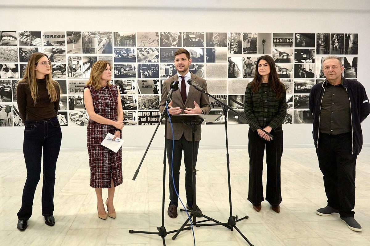 Organizadores y representantes municipales.