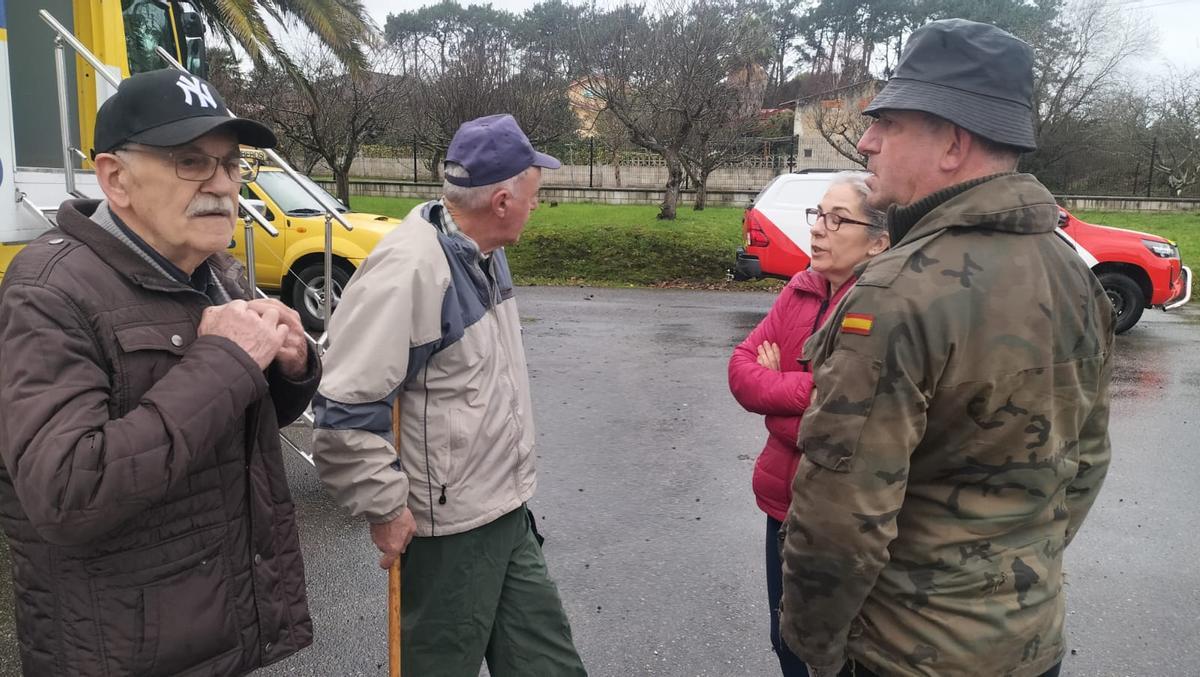 EN IMÁGENES: Buscan a un octogenario en la zona de Cudillero que cayó cuando fue a limpiar el monte
