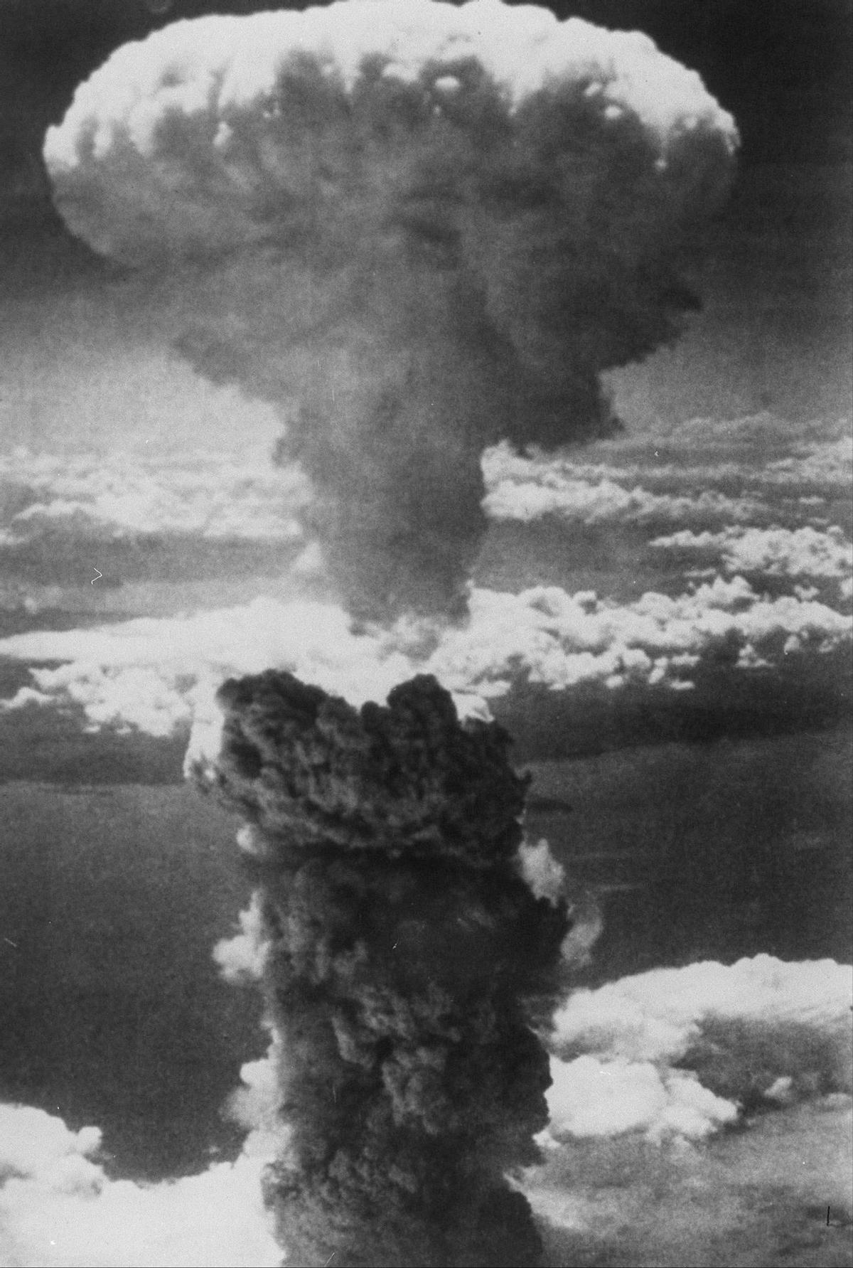Vista del hongo atómico sobre Hiroshima. (JAPON)