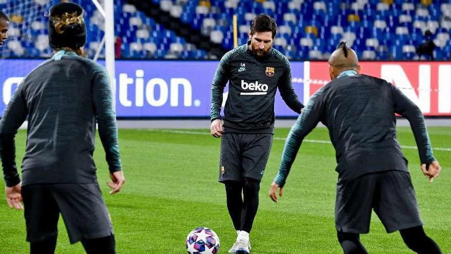 Messi, en el entrenamiento de ayer en San Paolo. // Ciro Fusco