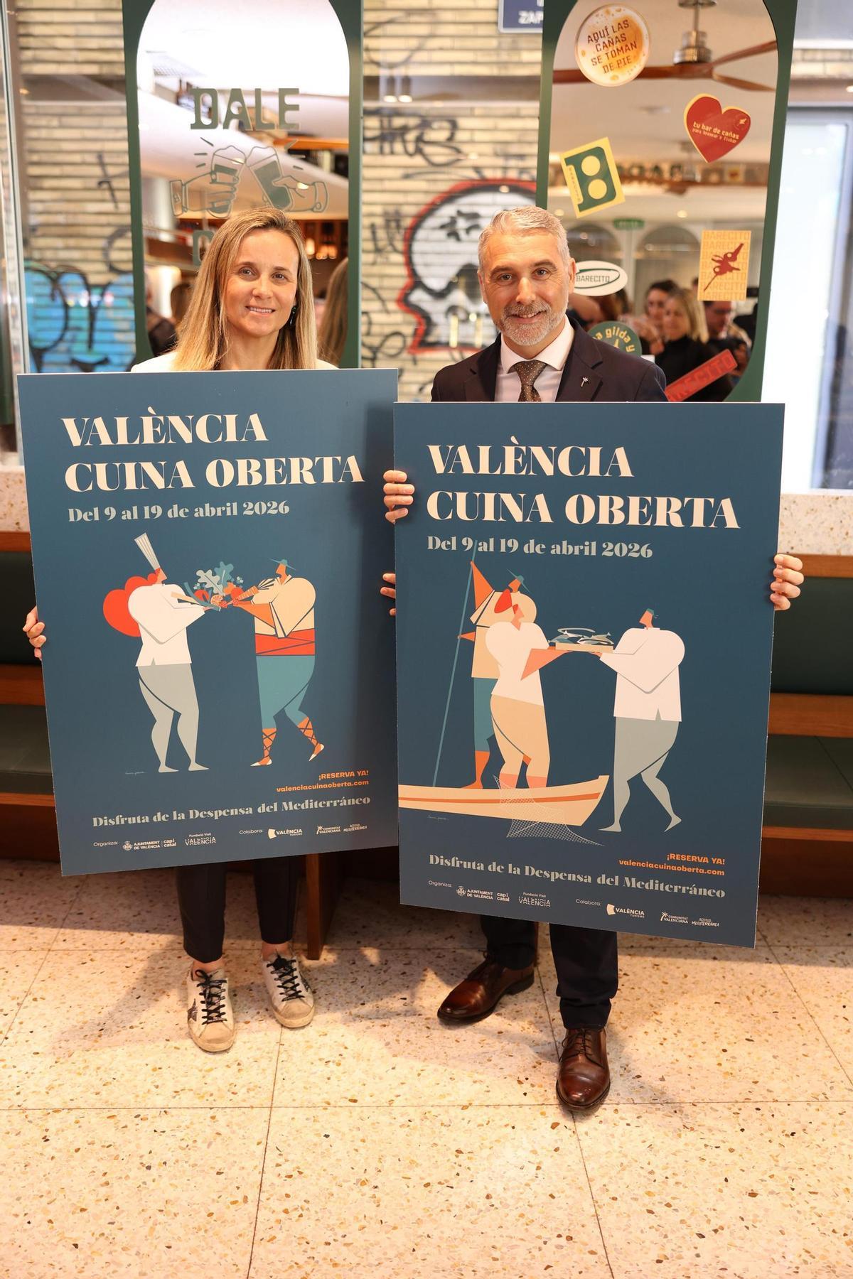 La presentación contó con la presencia de la concejala de Turismo, Innovación y Captación de Inversiones, Paula Llobet y el secretario autonómico de Turismo, José Manuel Camarero.