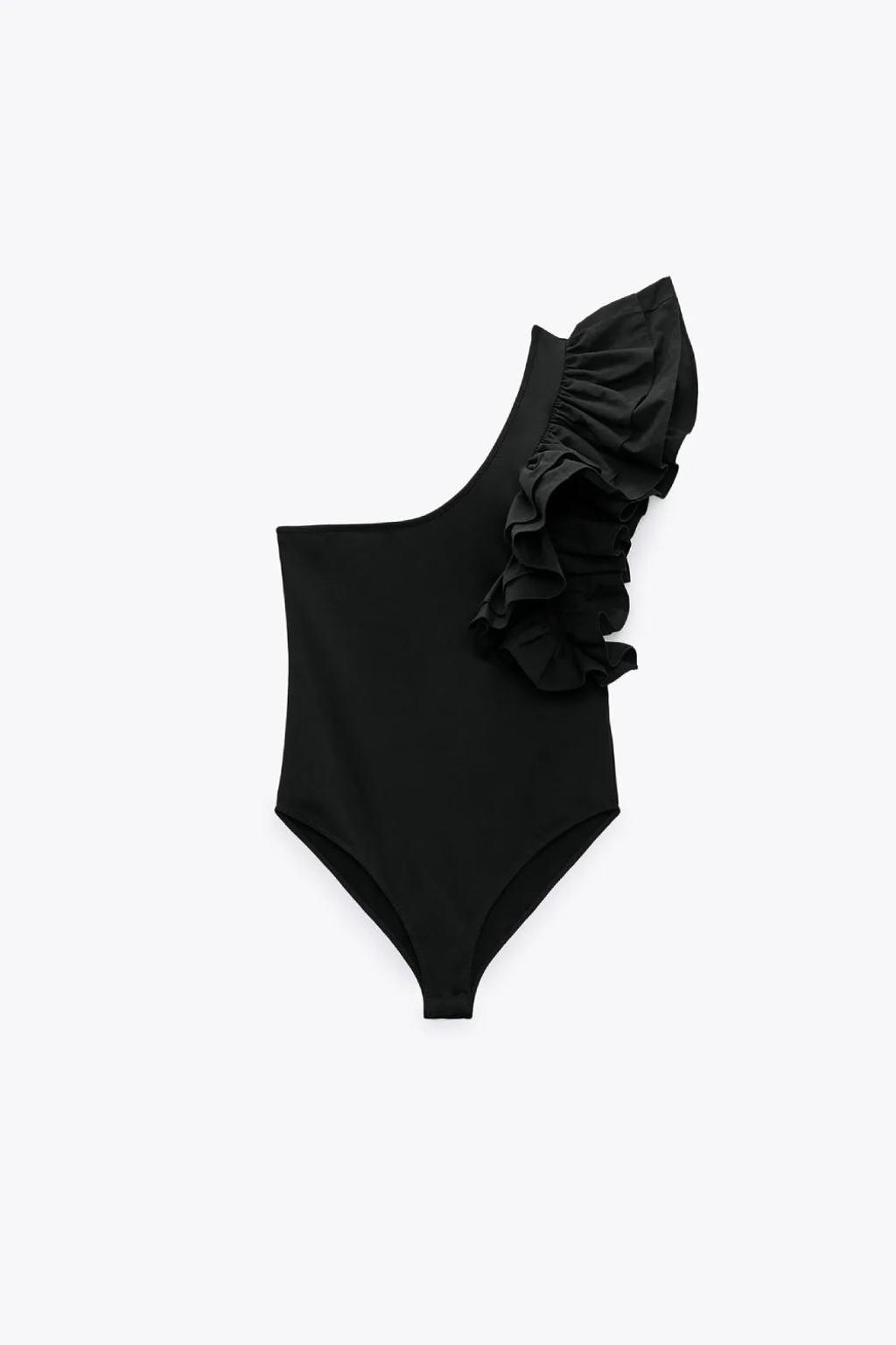 Zara lanza el body volantazo en negro