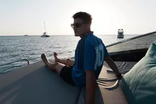 El futbolista argentino Julián Álvarez disfruta sus vacaciones en Ibiza