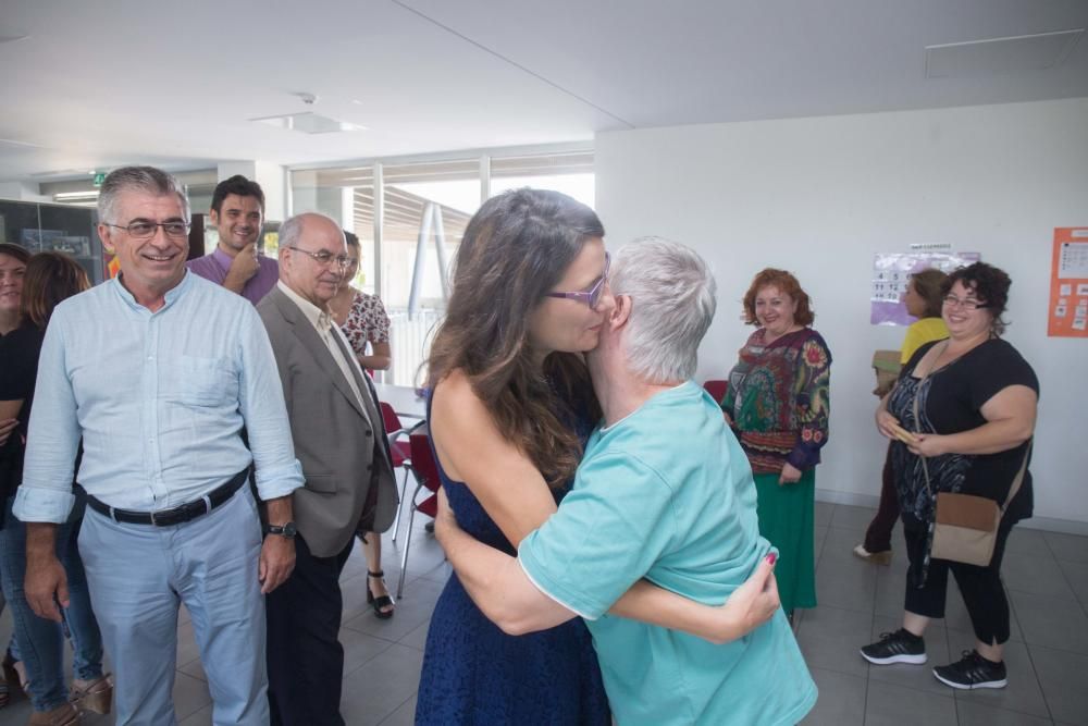 Visita de Mónica Oltra a la residencia de Apsa