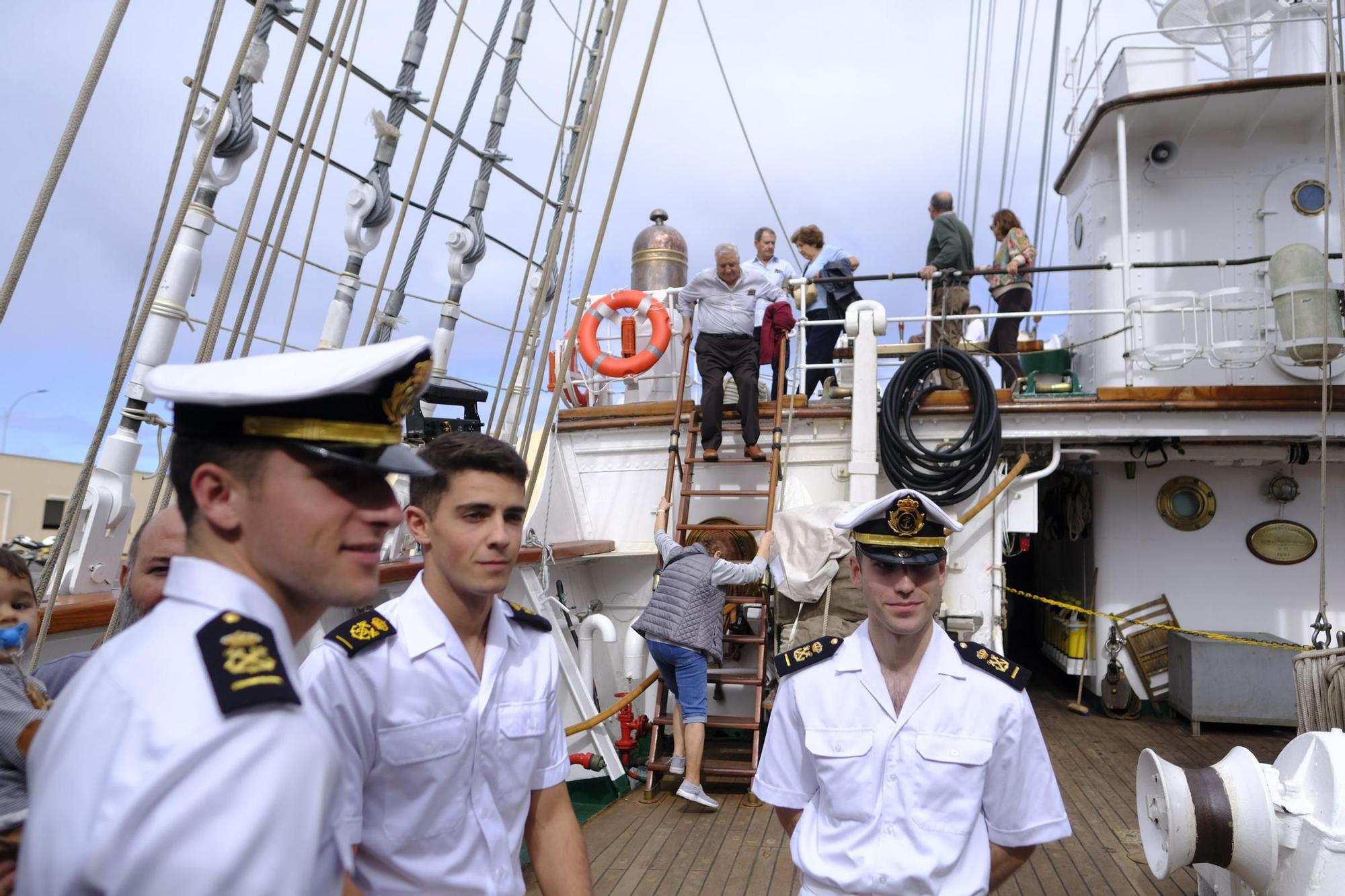 Jornada de puertas abiertas en el buque escuela Juan Sebastián Elcano