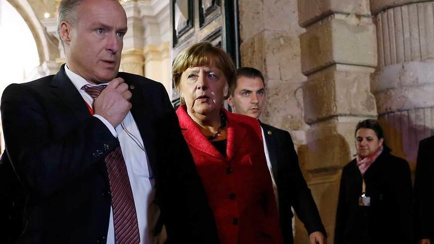 Merkel, ayer, al término de la cumbre informal de la UE.