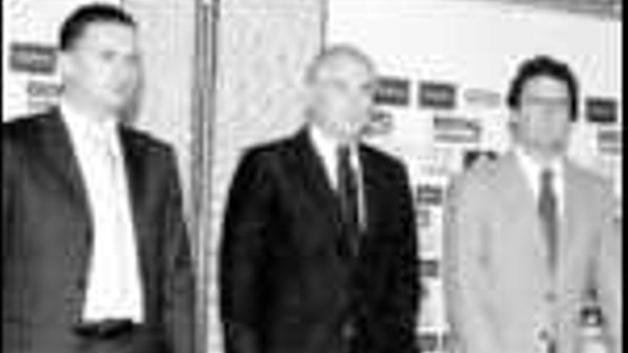 Pedja Mijatovic, Ramón Calderón y Fabio Capello, de izquierda a derecha, en una imagen de archivo.