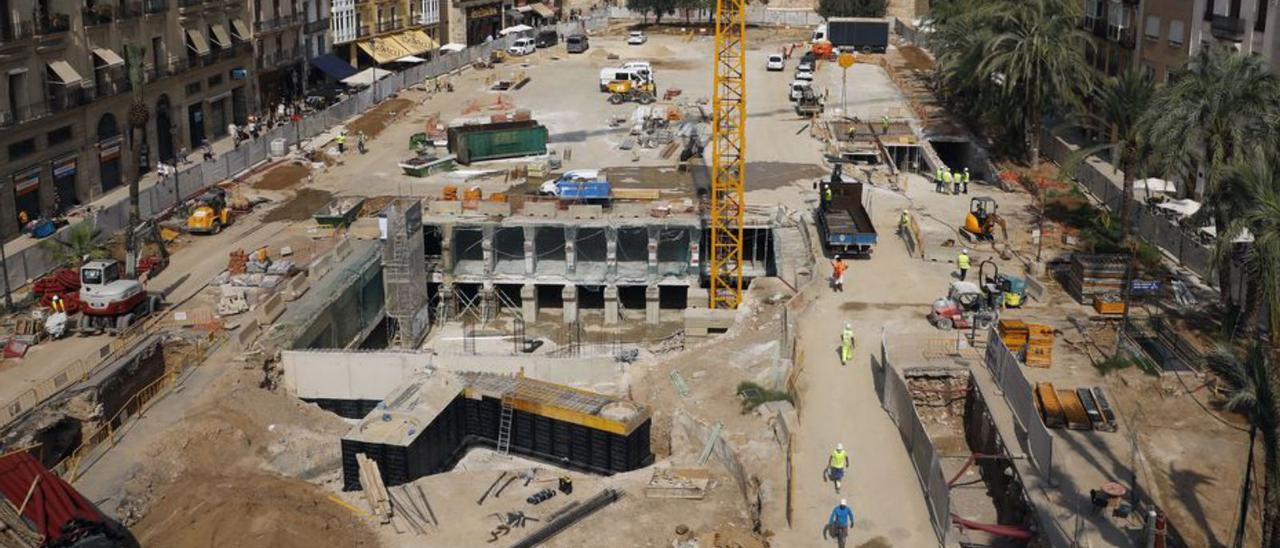 Obras en la plaza de la Reina. | M.A.MONTESINOS