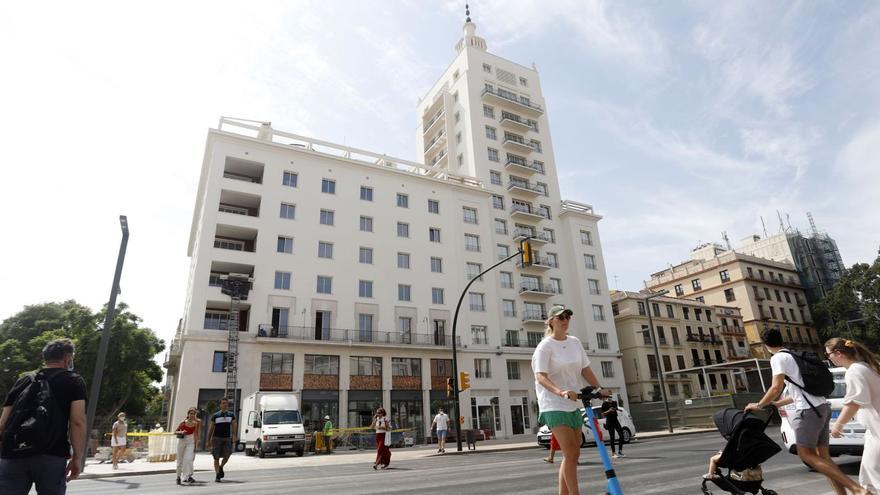 Edificio de La Equitativa, en la capital, donde han abierto recientemente dos nuevos establecimientos hoteleros