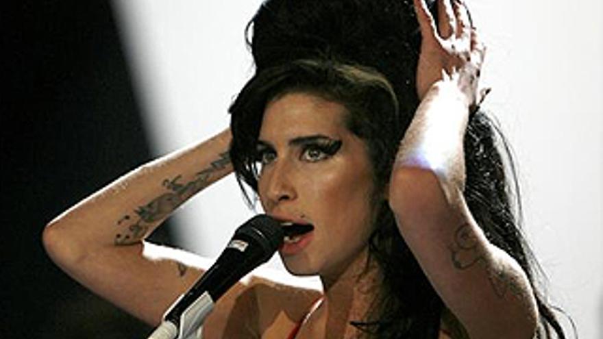 Amy Winehouse recupera a su marido