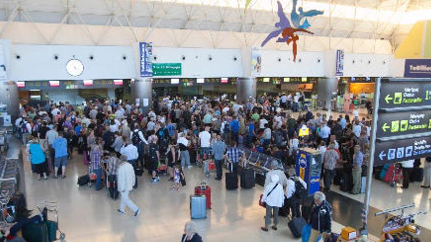 Colas en el Aeropuerto de Gran Canaria.