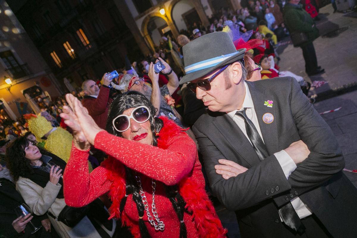 EN IMÁGENES: el concurso de murgas y comparsas de Avilés