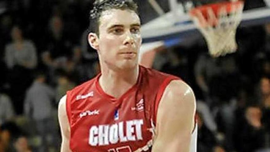 Joe Trapani en un partit amb el Cholet Basket de la lliga francesa