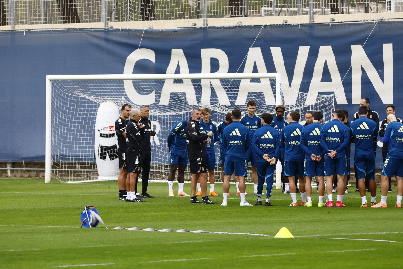 En imágenes | Primer entrenamiento de Emilio Larraz con el primer equipo del Real Zaragoza