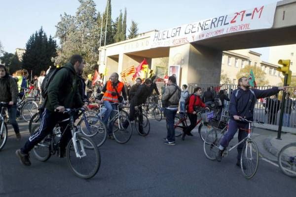 Las imágenes de la jornada de huelga en Zaragoza