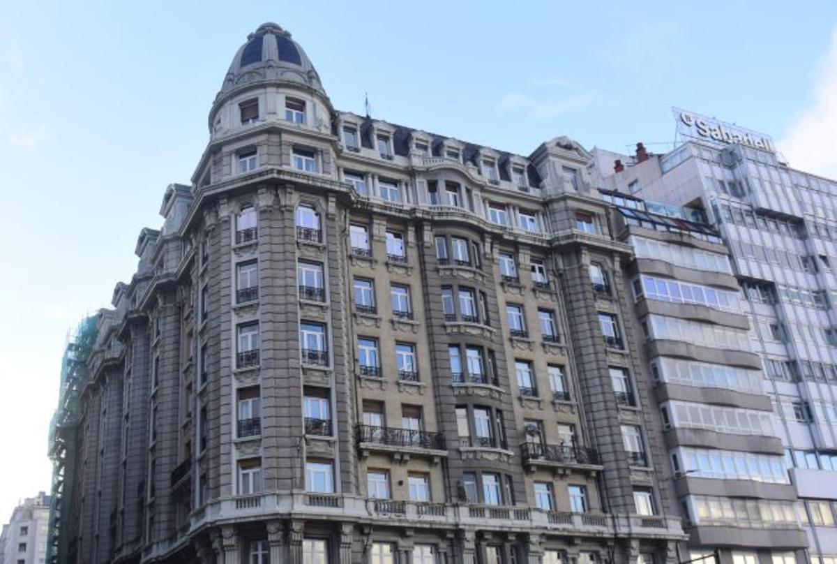 Edificio Barrié en Linares Rivas. | Casteleiro