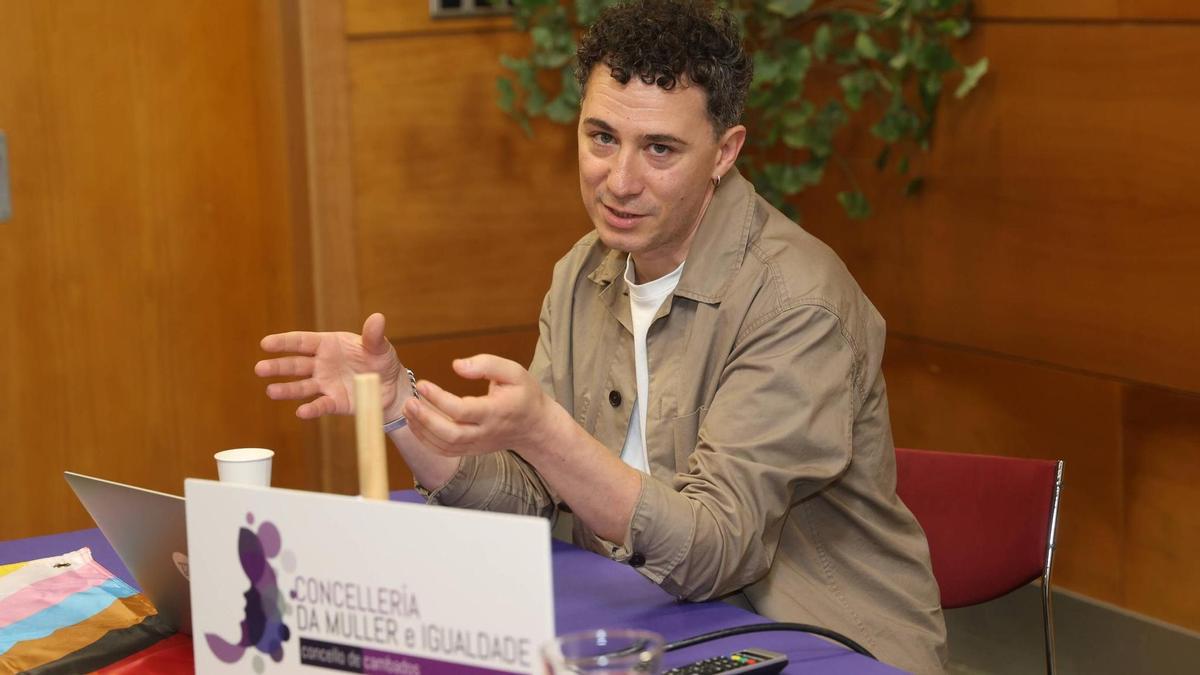 Ramón Santos durante su charla.